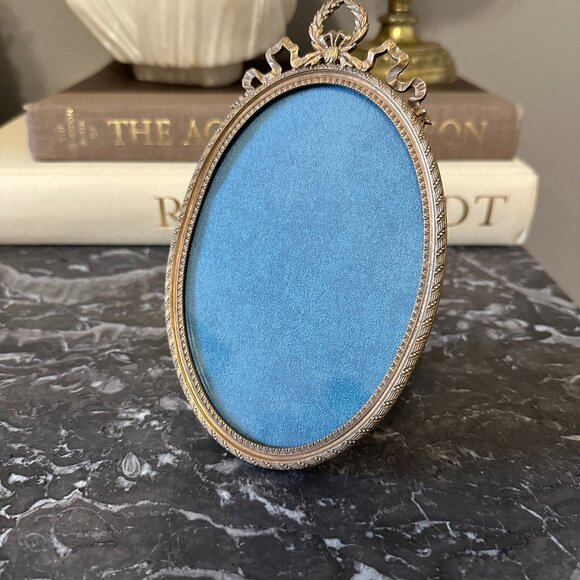 Antique (19th Century) French Bronze Oval Frame - Picture 1 of 9